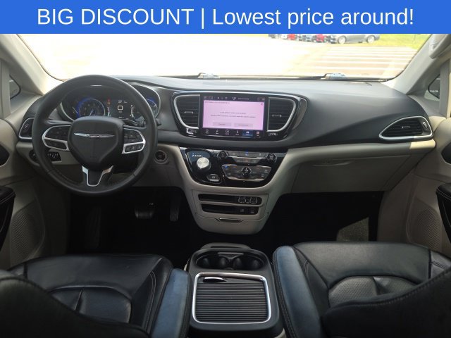 Used 2022 Chrysler Pacifica Touring-L FWD image 25