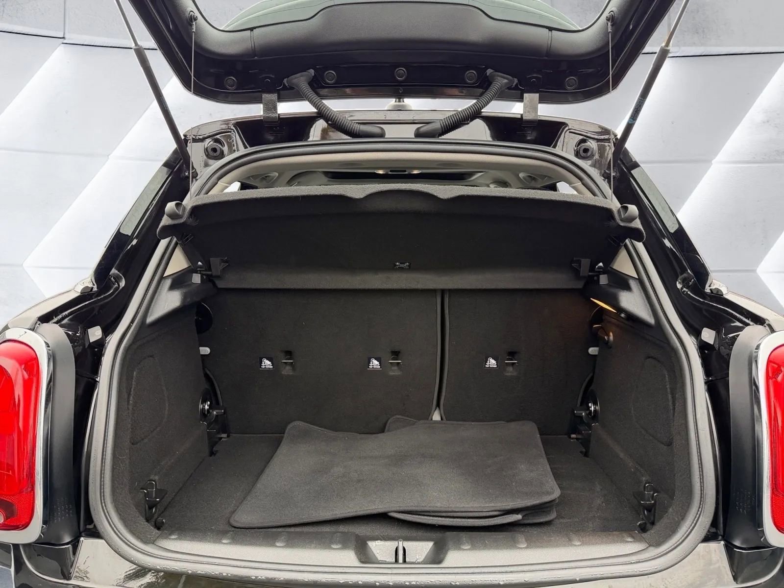 Used 2019 MINI Cooper S w/ Storage Package image 19