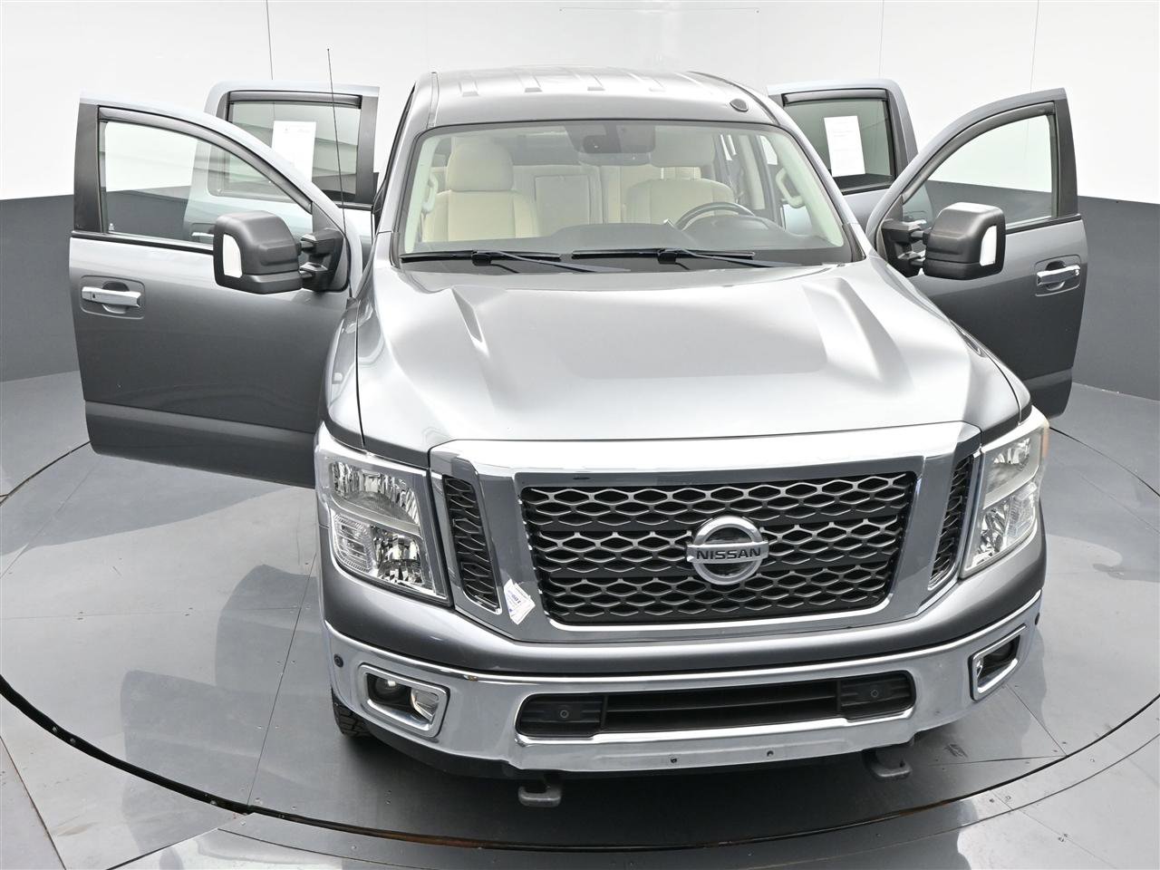 Used 2016 Nissan Titan SV RWD image 38