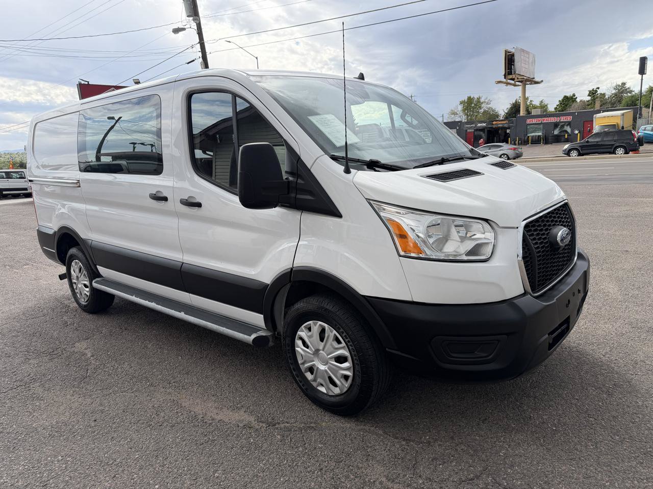 Used 2022 Ford Transit 250 Low Roof w/ Exterior Upgrade Package RWD image 2