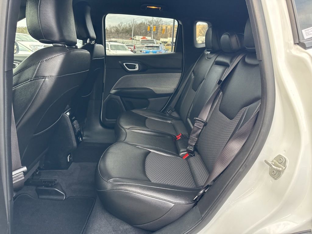 Used 2024 Jeep Compass Latitude image 25
