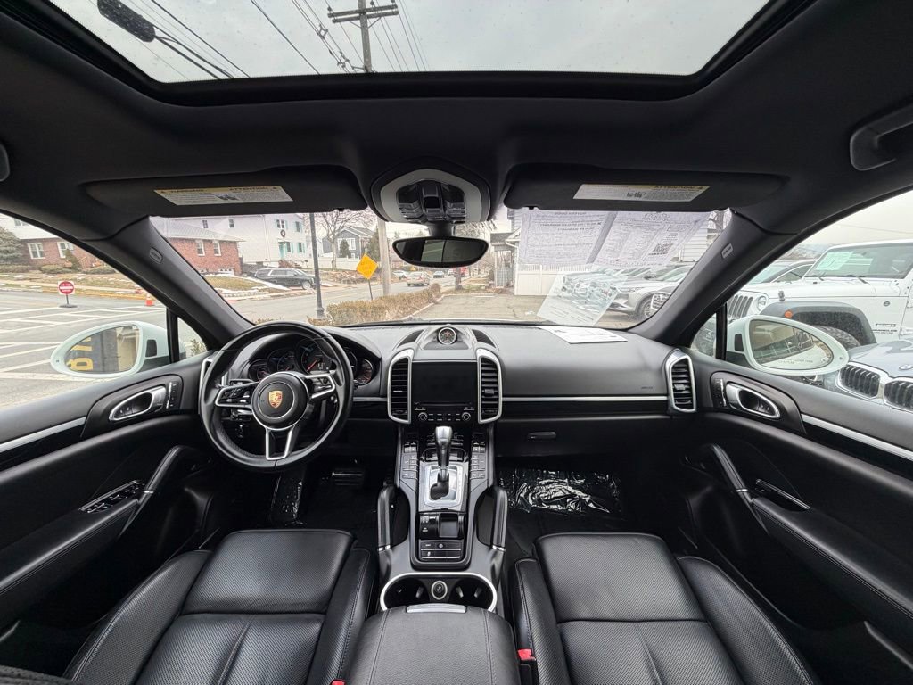 Used 2017 Porsche Cayenne Platinum Edition image 13