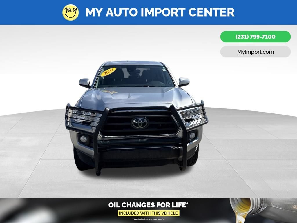 Used 2022 Toyota Tacoma SR5 AWD/4WD image 2