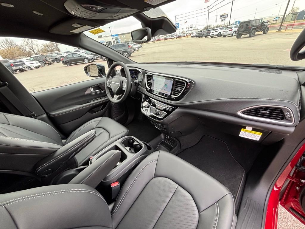 New 2026 Chrysler Pacifica Select FWD image 6