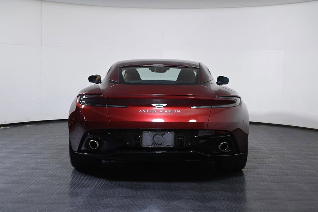 Used 2024 Aston Martin DB12 Coupe RWD image 17