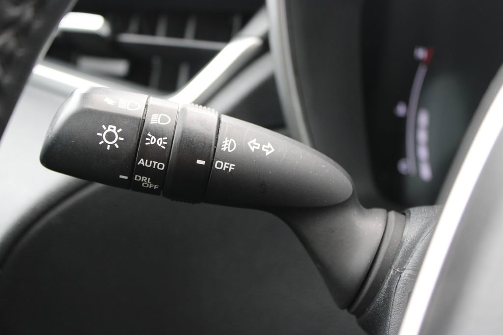 Used 2024 Toyota Corolla Cross XLE image 36