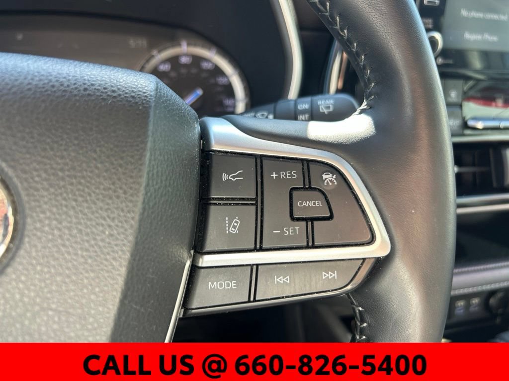 Used 2022 Toyota Highlander XLE AWD/4WD image 24