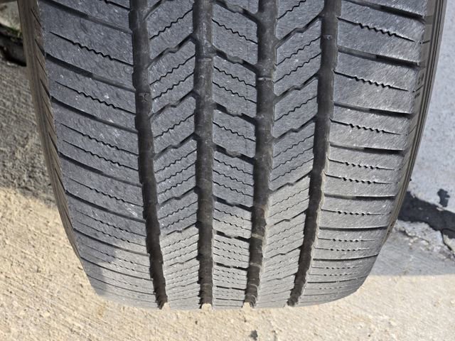 Used 2022 Toyota Tacoma Limited image 13