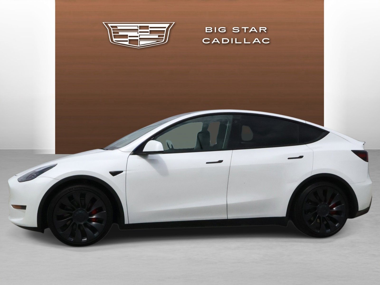 Used 2023 Tesla Model Y Performance image 2