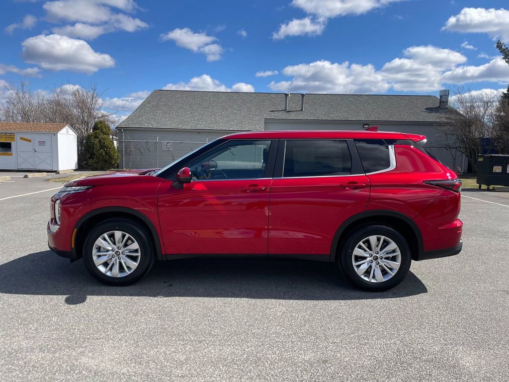 New 2026 Mitsubishi Outlander ES image 9