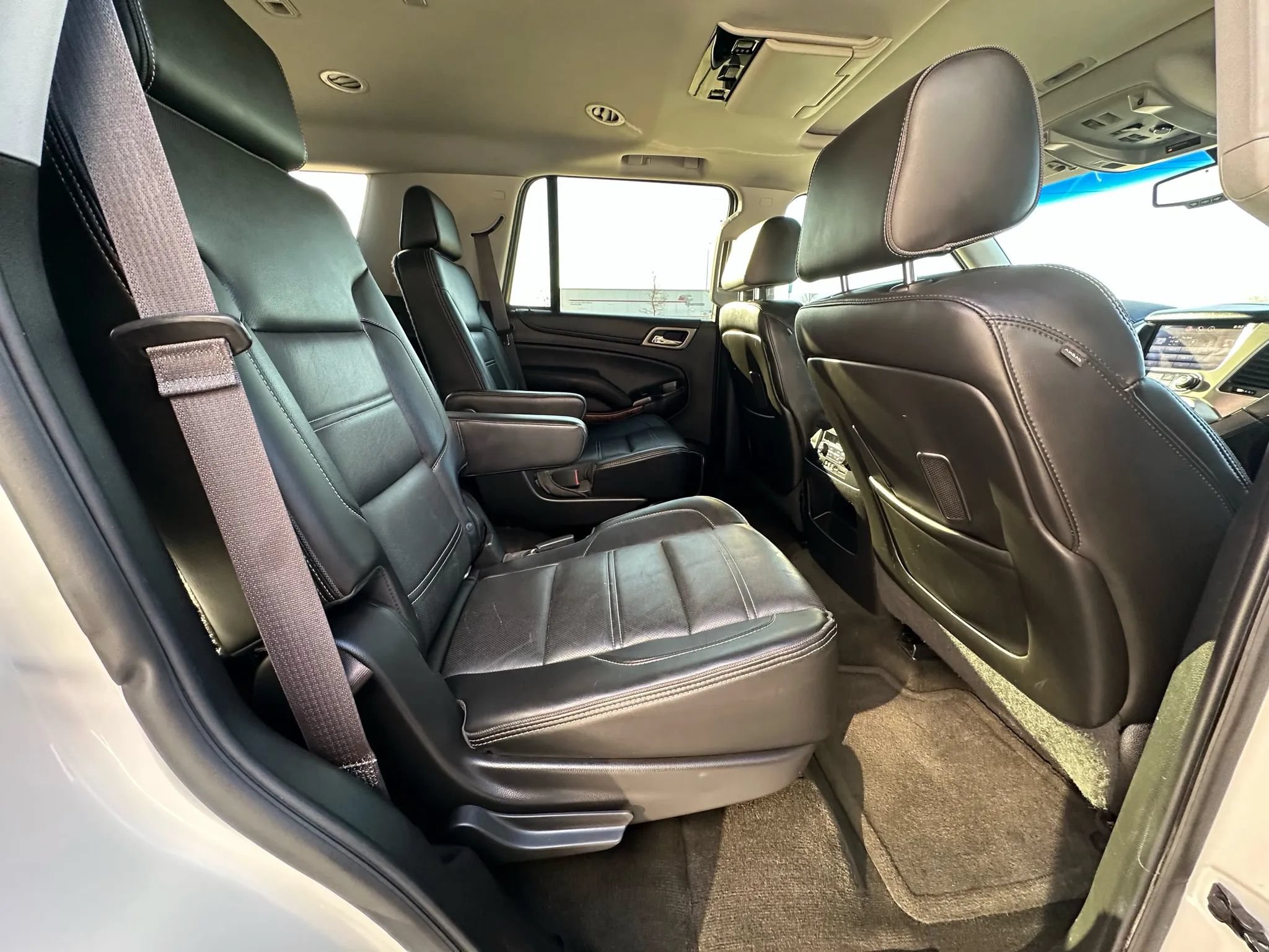 Used 2015 GMC Yukon Denali w/ Premium Package AWD/4WD image 18
