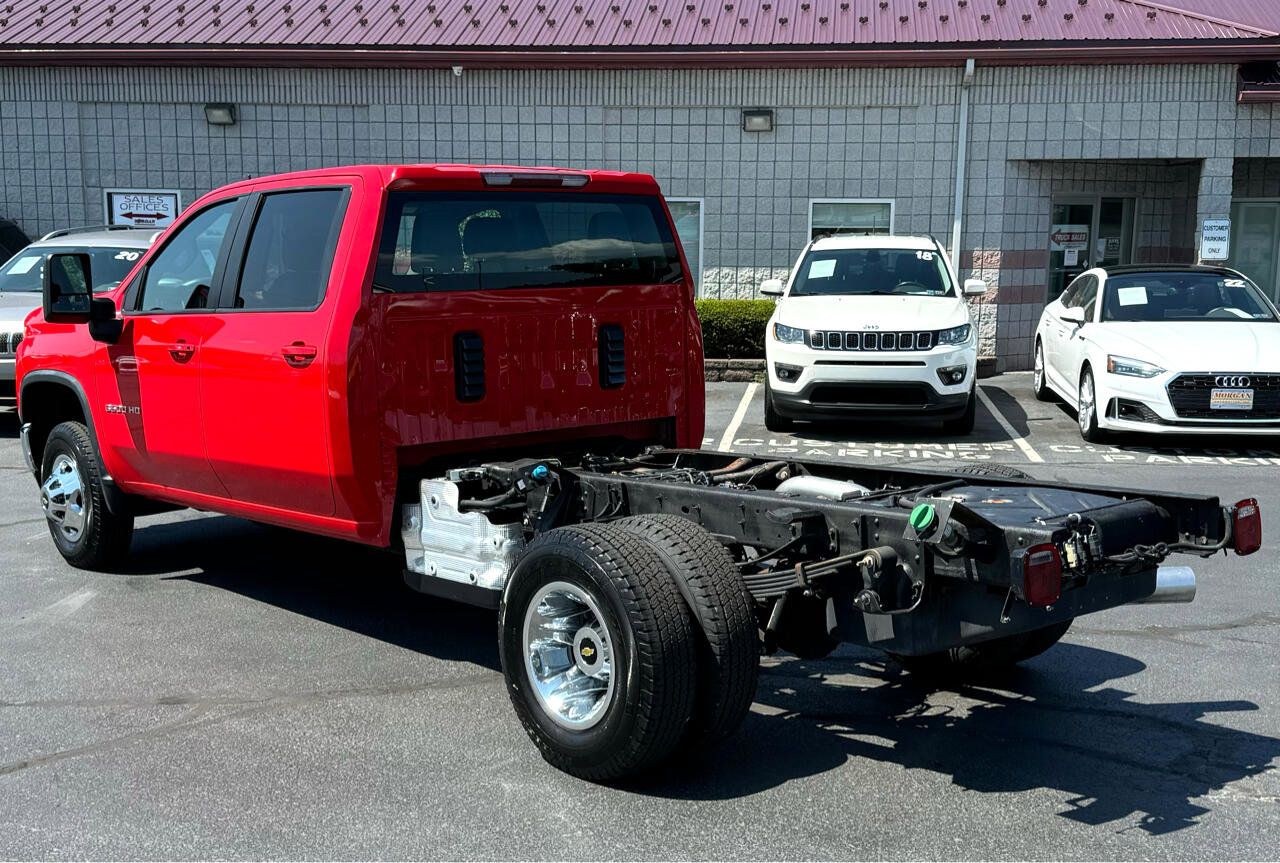 Used 2021 Chevrolet Silverado 3500 LT w/ Convenience Package image 3