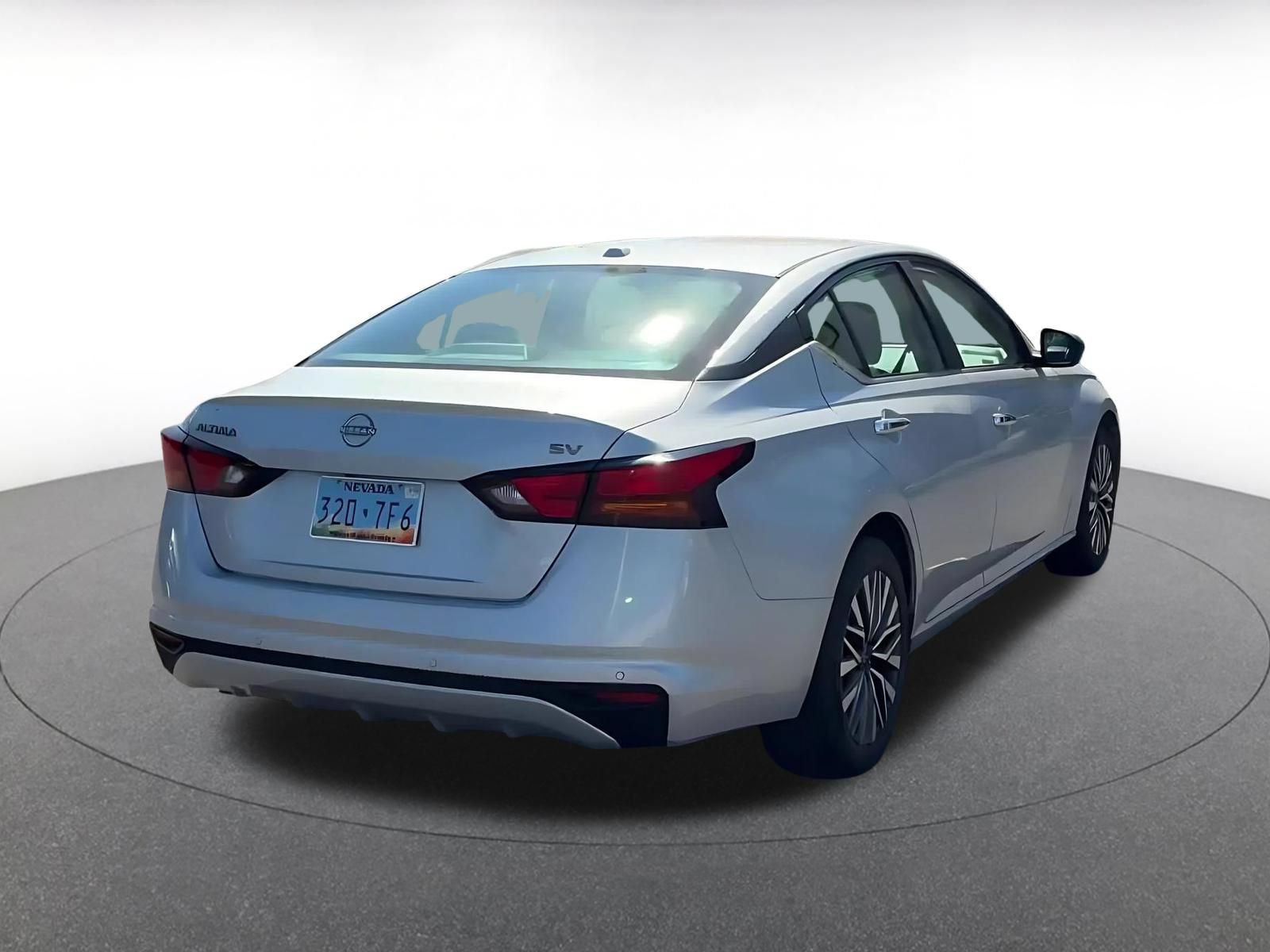 Used 2024 Nissan Altima 2.5 SV FWD image 15