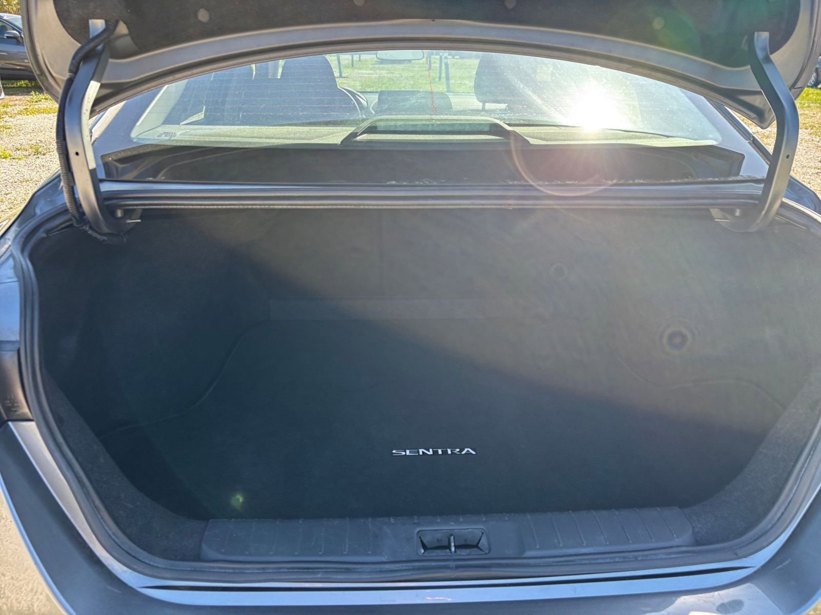 Used 2025 Nissan Sentra SV image 31