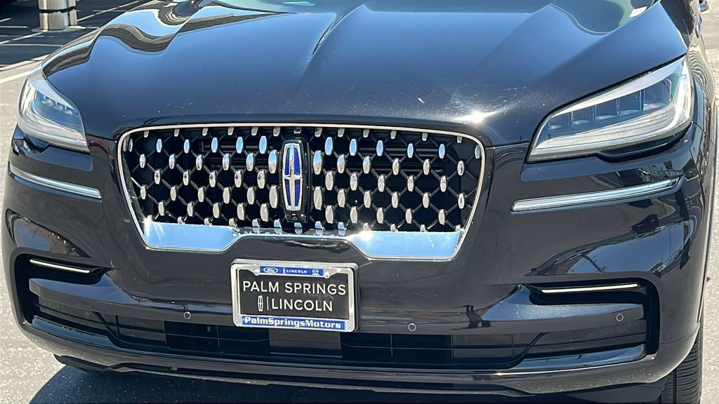 Certified 2023 Lincoln Aviator Grand Touring w/ Elements Package Plus AWD/4WD image 3