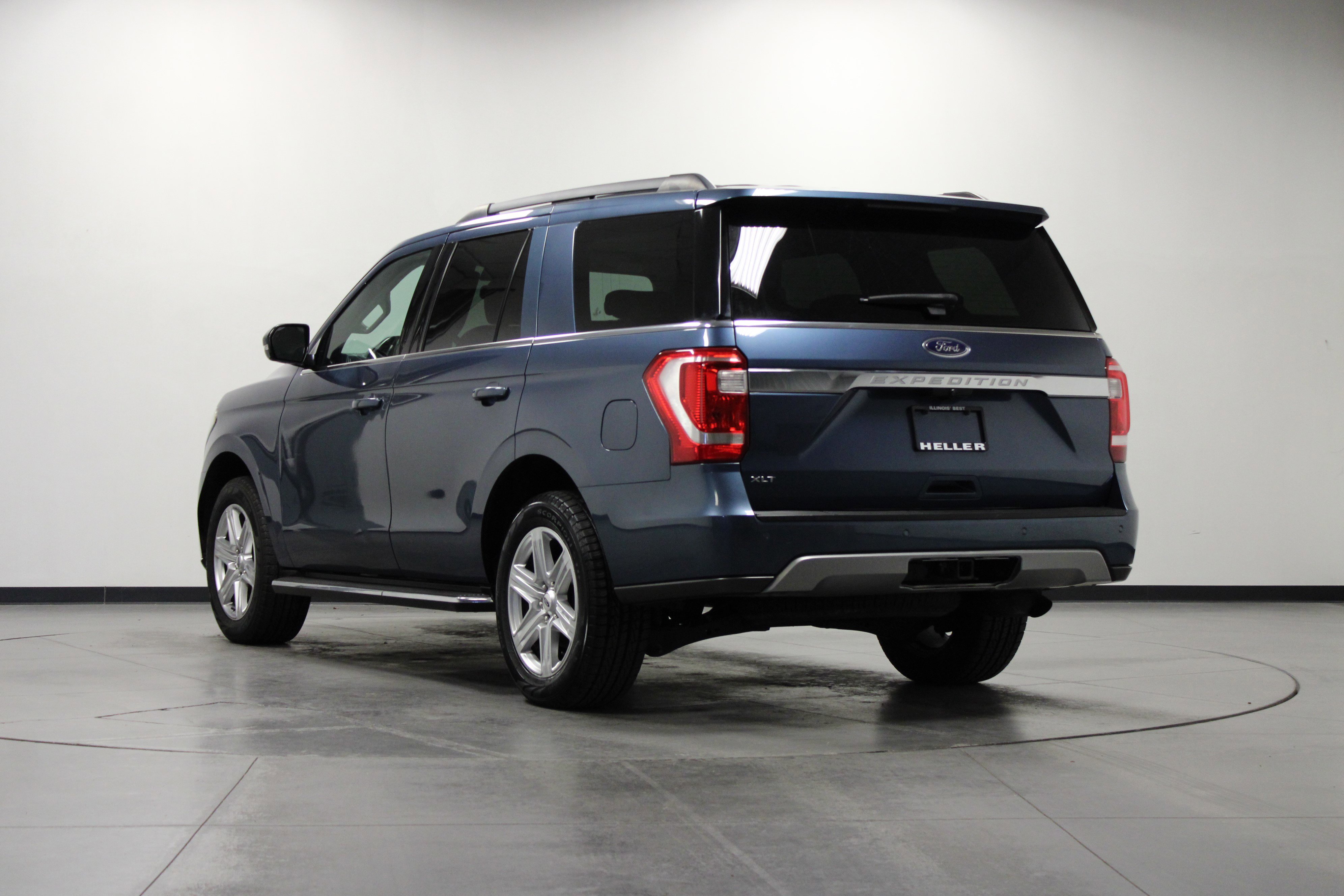 Used 2020 Ford Expedition XLT w/ Equipment Group 202A image 6