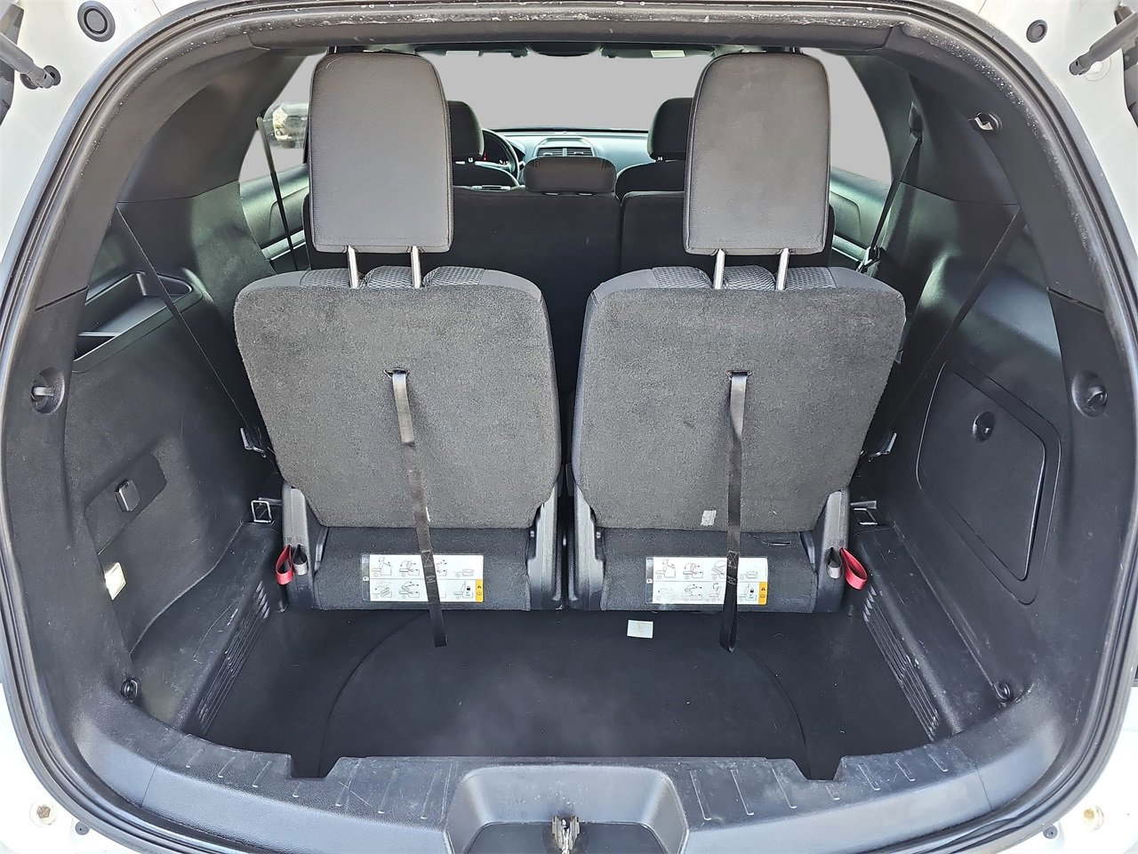 Used 2017 Ford Explorer XLT image 13