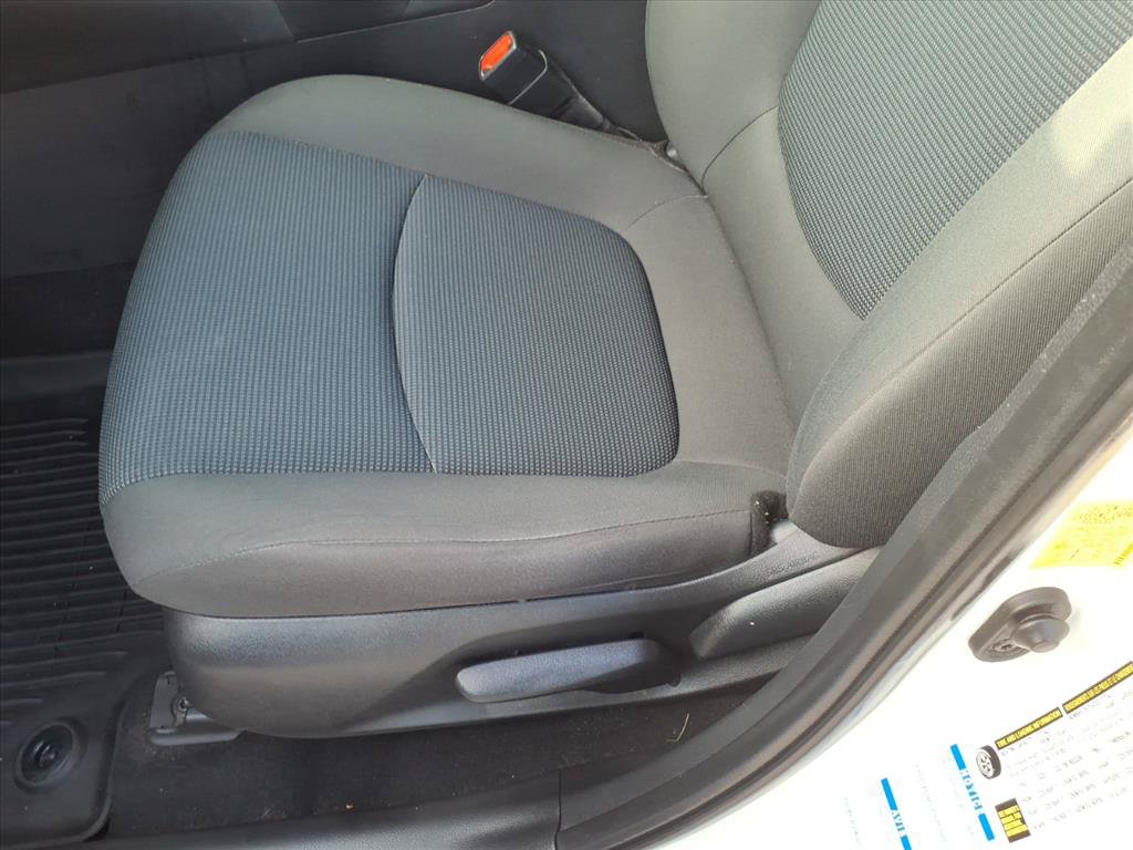 Used 2022 Toyota RAV4 LE AWD/4WD image 24