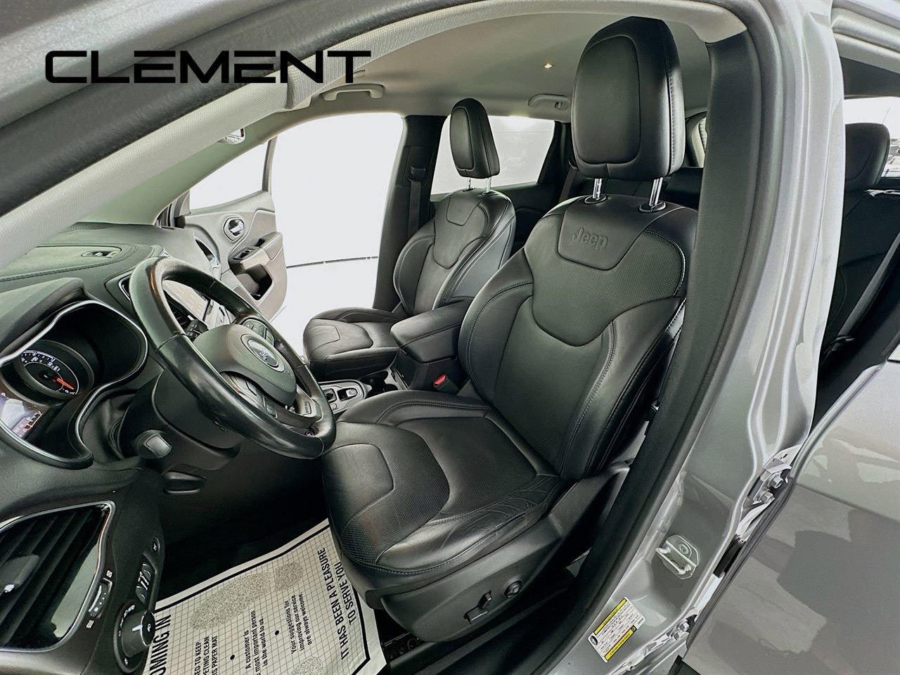 Used 2020 Jeep Cherokee Limited image 29