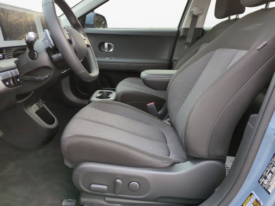 Certified 2024 Hyundai Ioniq 5 SE image 9