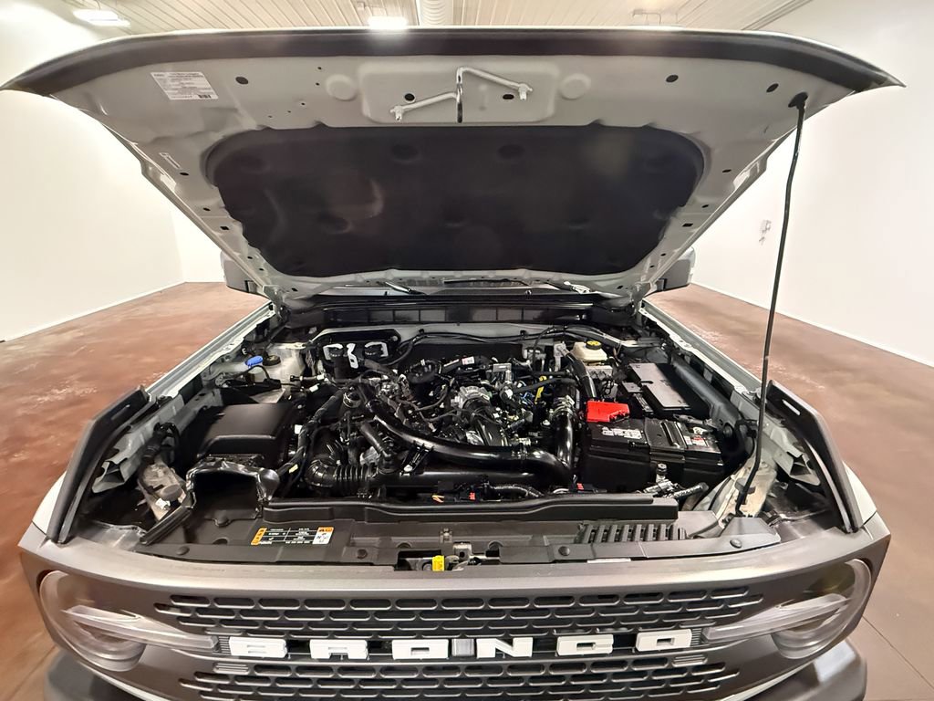 Used 2023 Ford Bronco Badlands image 19
