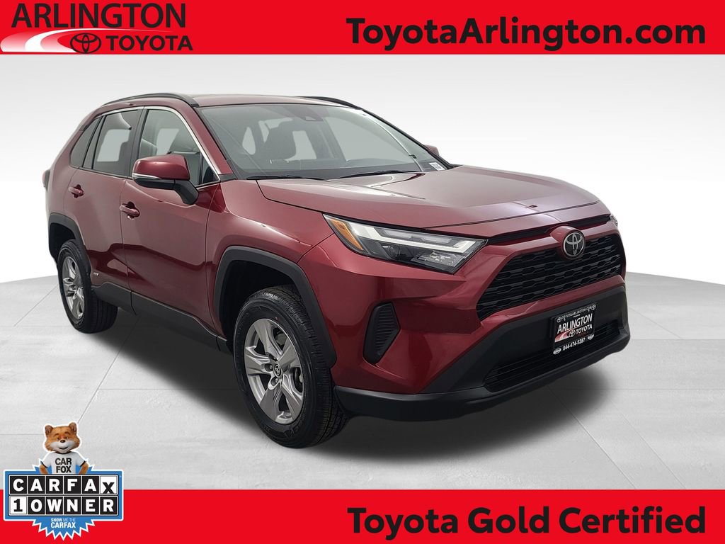 Used 2025 Toyota RAV4 XLE image 1
