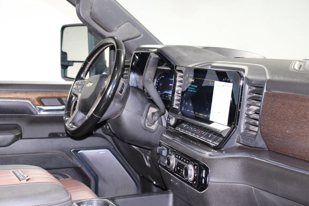 Used 2024 Chevrolet Silverado 2500 High Country w/ High Country Premium Package AWD/4WD image 32