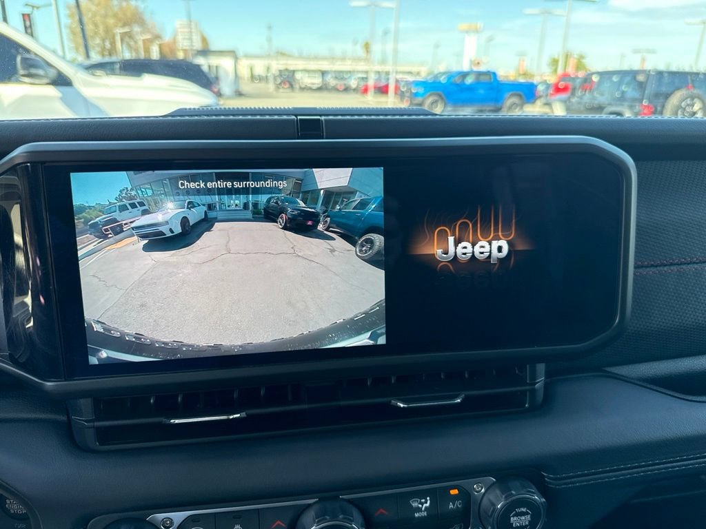 Certified 2025 Jeep Wrangler Unlimited Rubicon w/ Convenience Group AWD/4WD image 21
