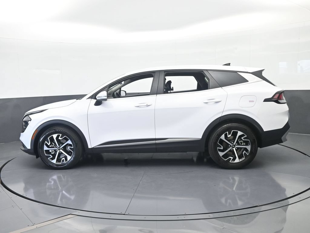 Used 2025 Kia Sportage EX FWD image 3