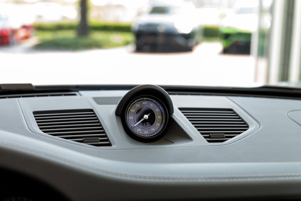 Used 2021 Porsche 911 Turbo image 44