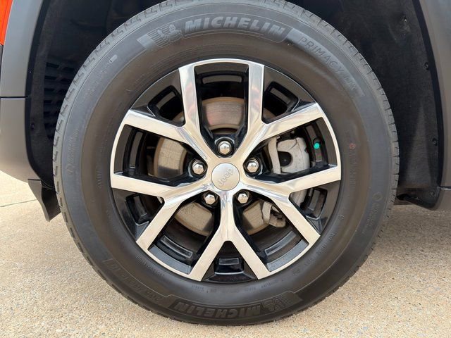 Used 2024 Jeep Grand Cherokee L Limited w/ Luxury Tech Group II AWD/4WD image 9