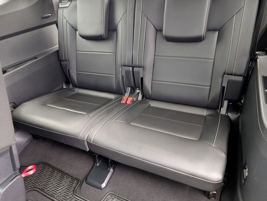 Used 2021 Volkswagen Atlas SE image 40