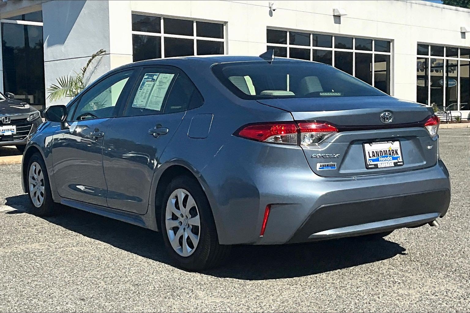 Used 2022 Toyota Corolla LE FWD image 12