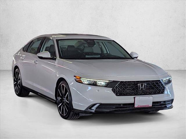 Used 2024 Honda Accord Touring image 3
