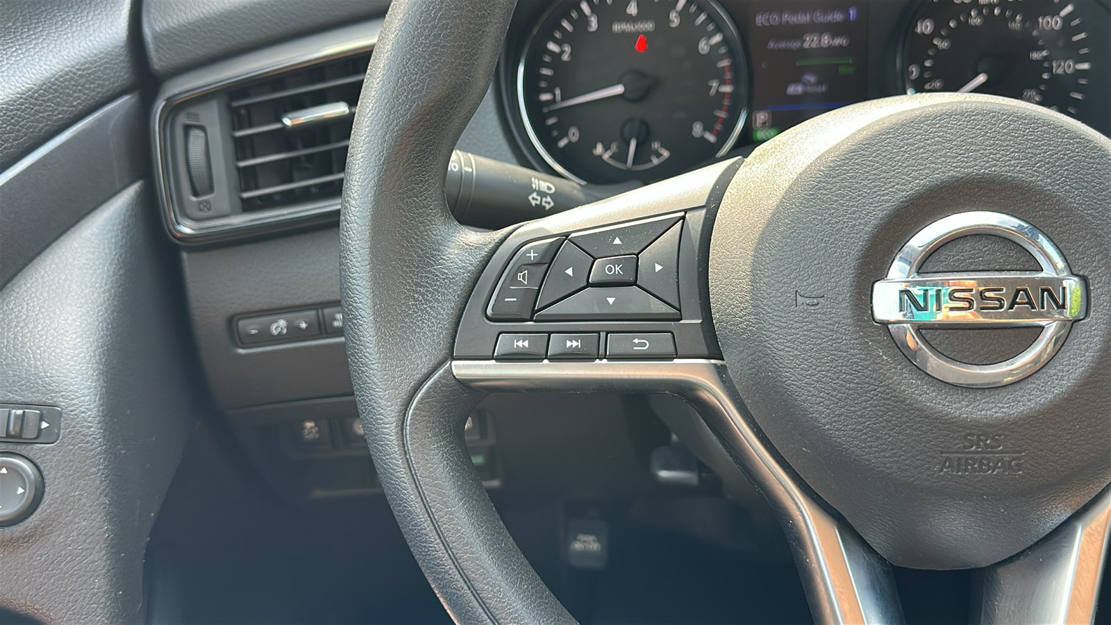 Used 2019 Nissan Rogue S AWD/4WD image 15