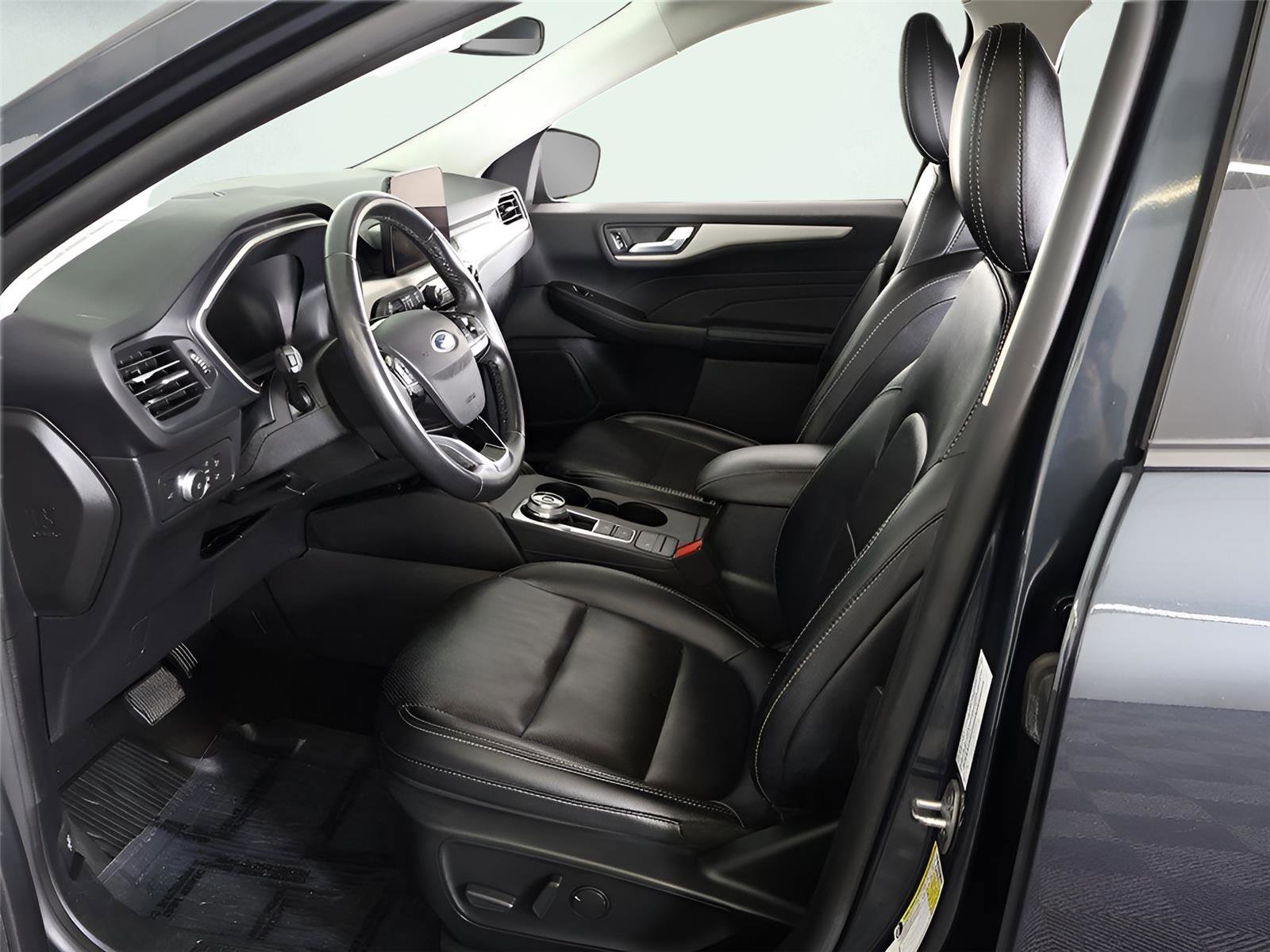 Used 2022 Ford Escape SEL w/ Technology Package image 27