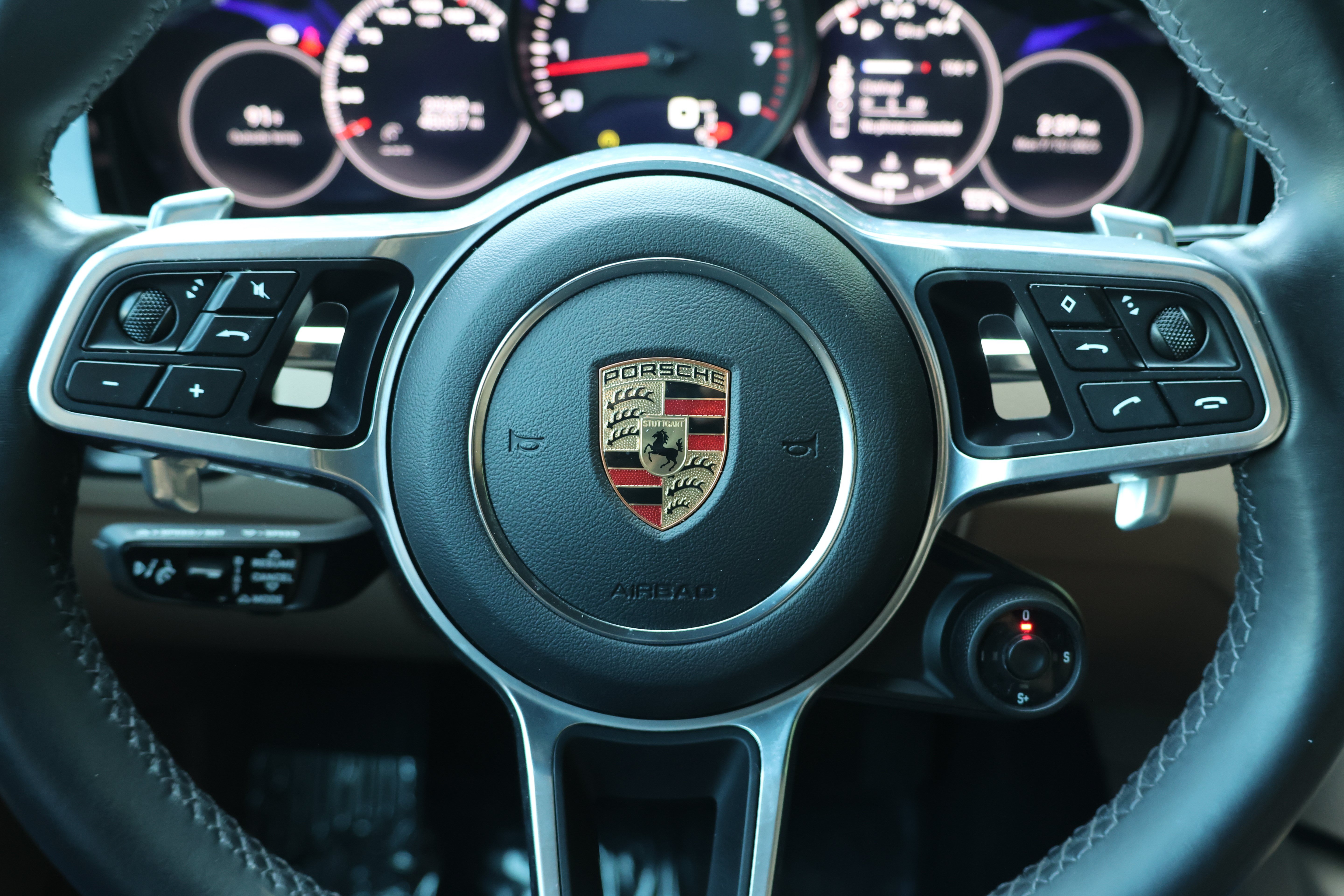Used 2023 Porsche Cayenne Platinum Edition AWD/4WD image 30
