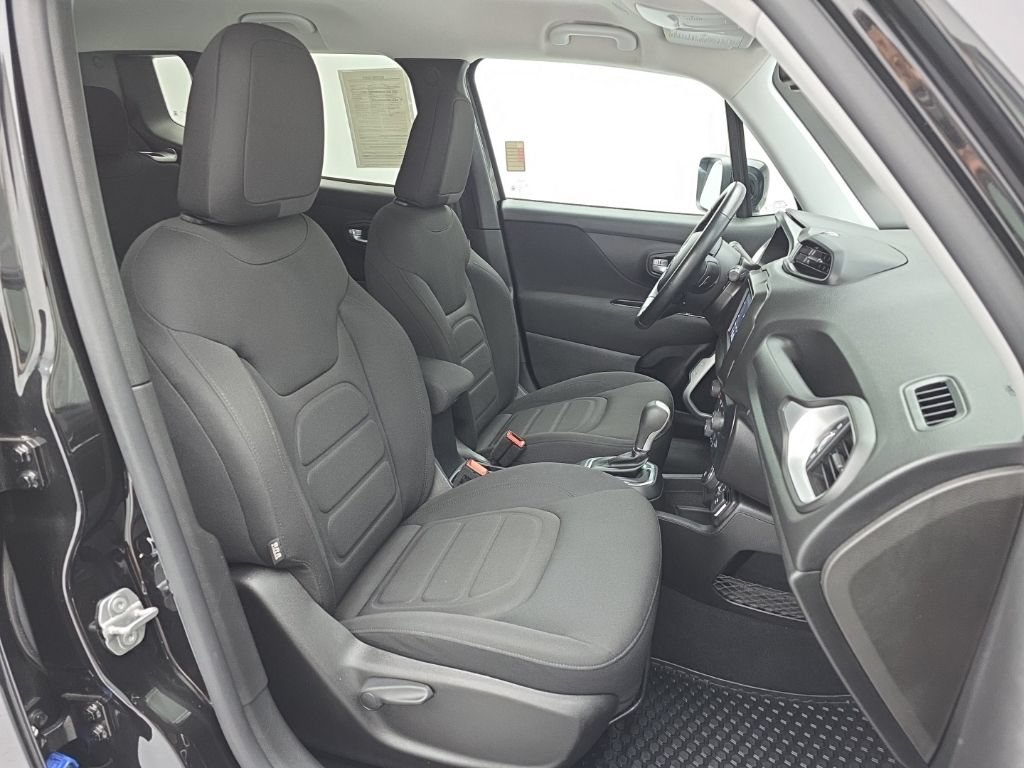 Used 2021 Jeep Renegade Latitude w/ Convenience Group AWD/4WD image 45