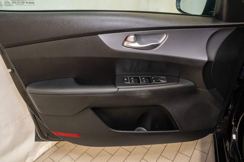 Used 2023 Kia Forte LXS w/ LXS Technology Package image 10