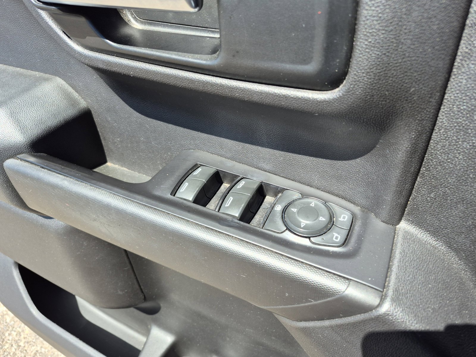 Used 2020 GMC Sierra 1500 4x4 Crew Cab w/ Sierra Value Package image 13