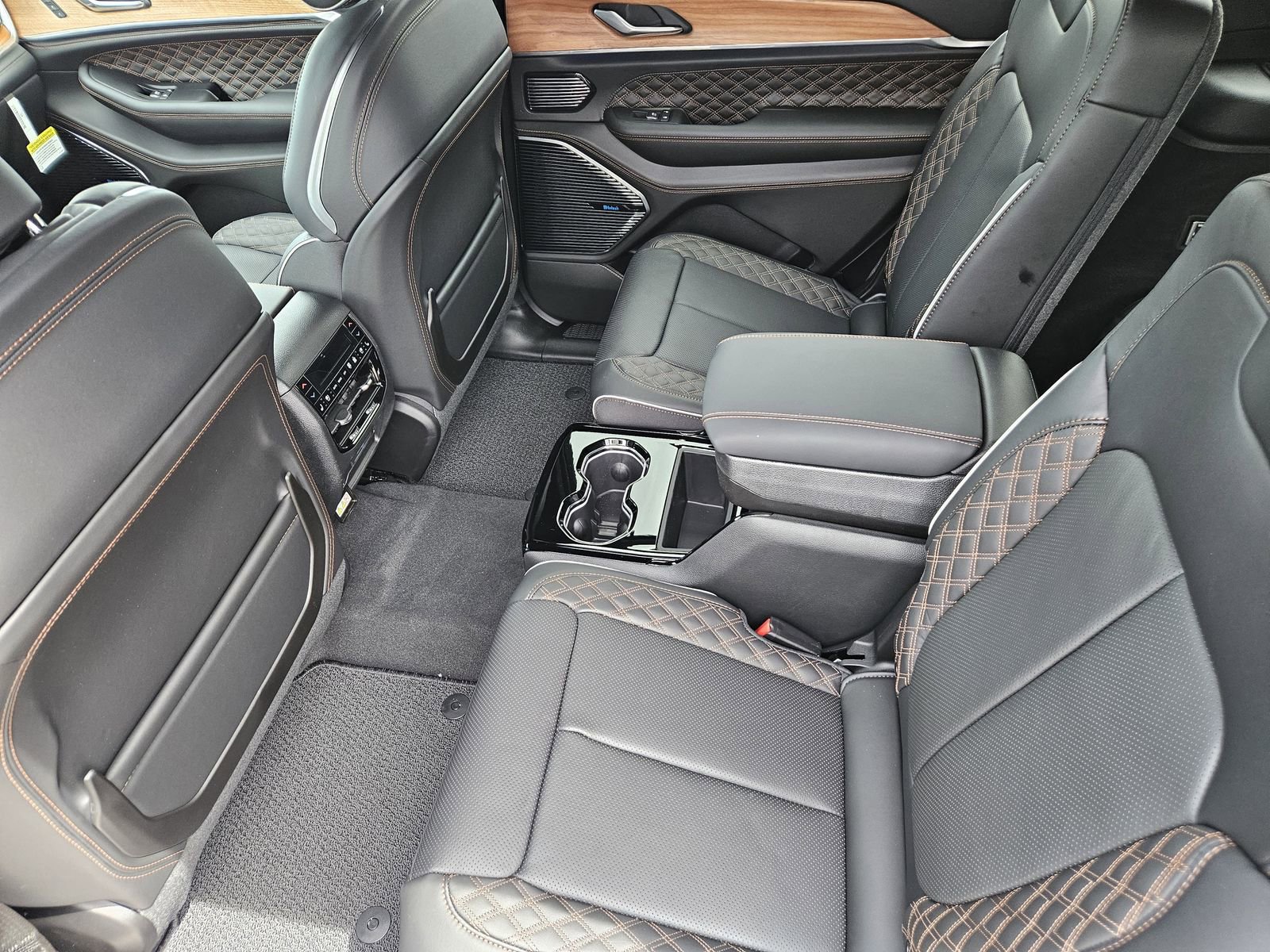 New 2026 Jeep Grand Cherokee L Summit w/ Obsidian Package AWD/4WD image 27