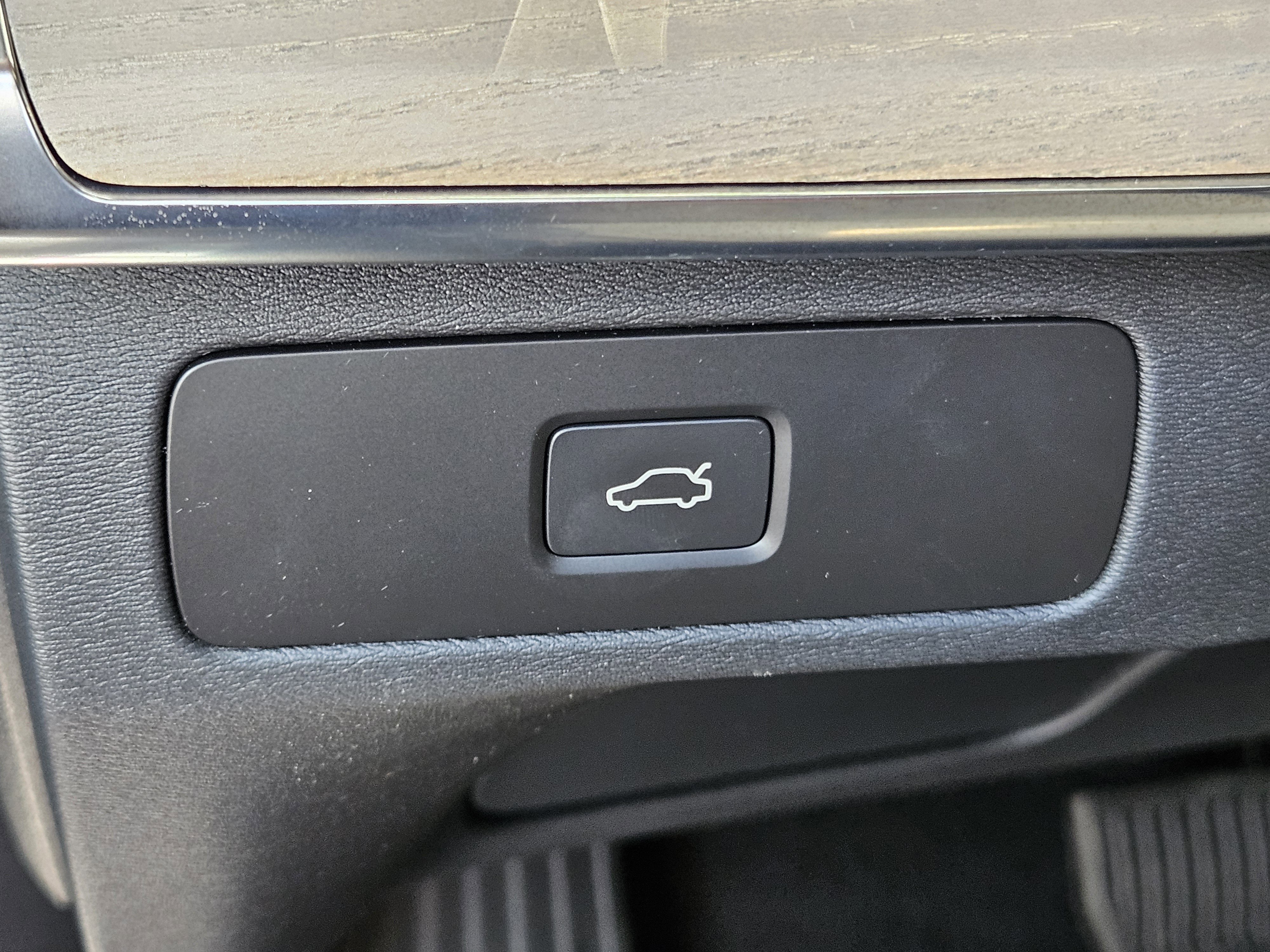 New 2026 Volvo XC90 B5 Plus image 23