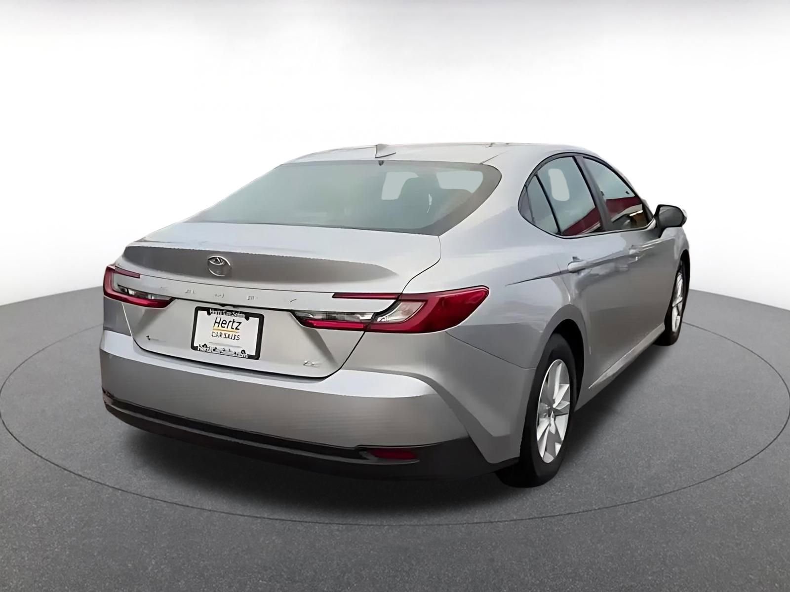 Used 2025 Toyota Camry LE image 14