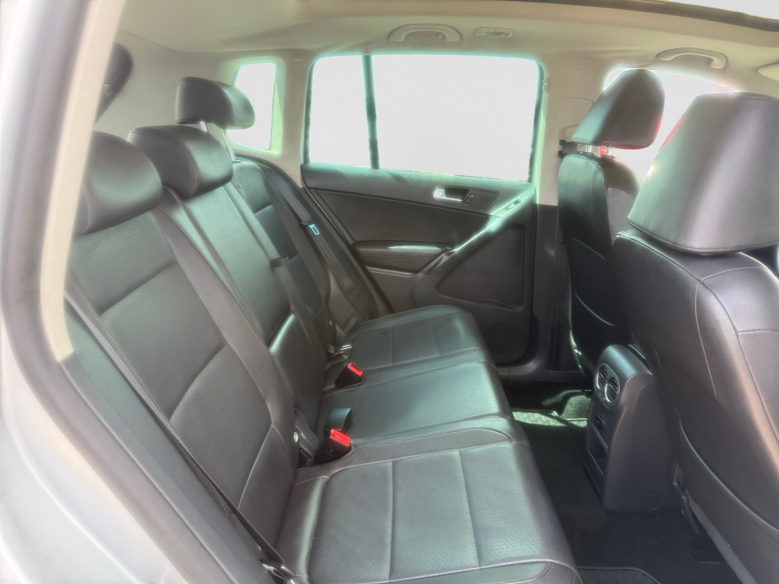 Used 2011 Volkswagen Tiguan 2WD image 22