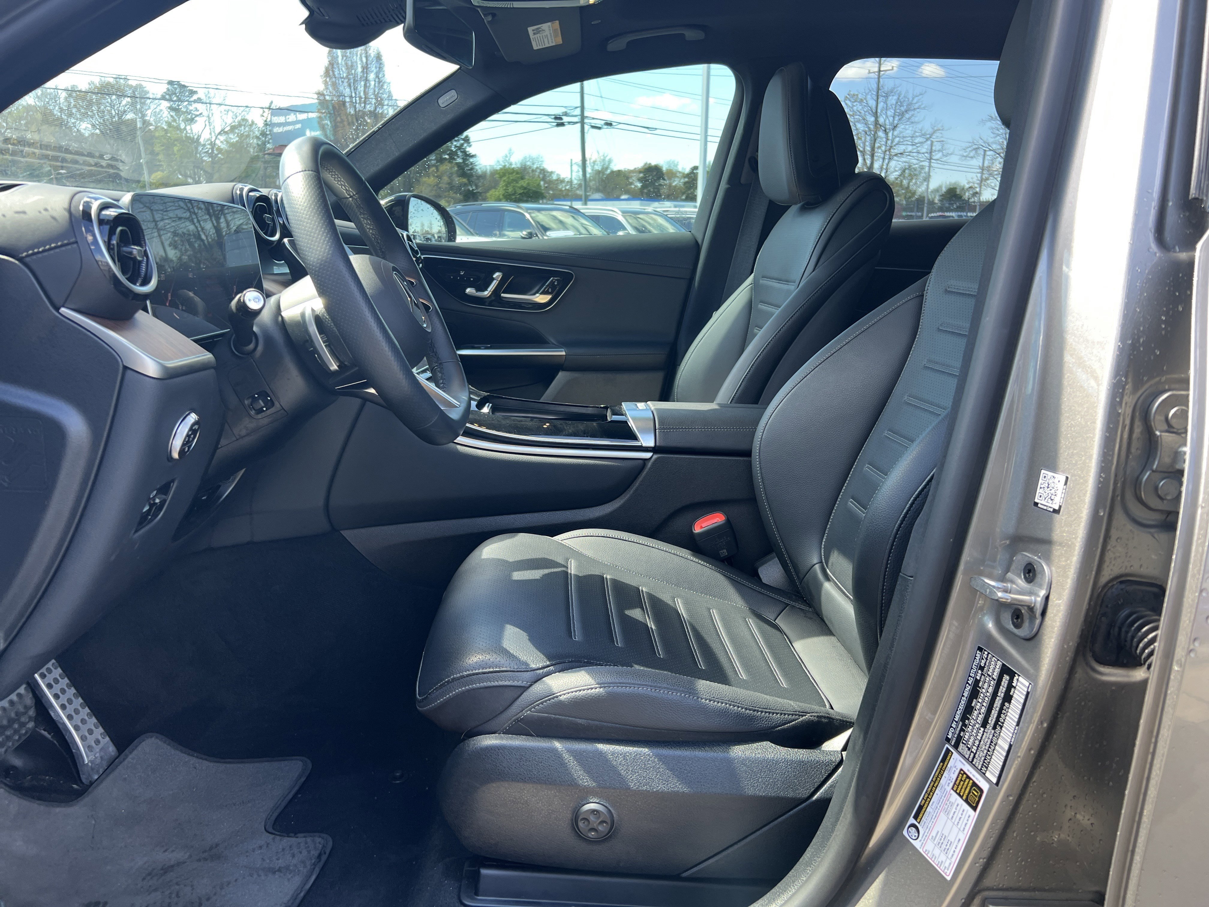 Used 2024 Mercedes-Benz GLC 300 4MATIC w/ AMG Line image 16