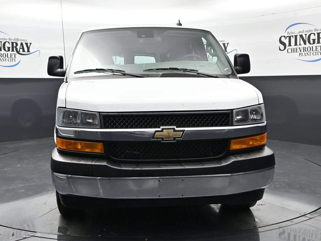 Used 2025 Chevrolet Express 3500 LT w/ LT Preferred Equipment Group RWD image 2