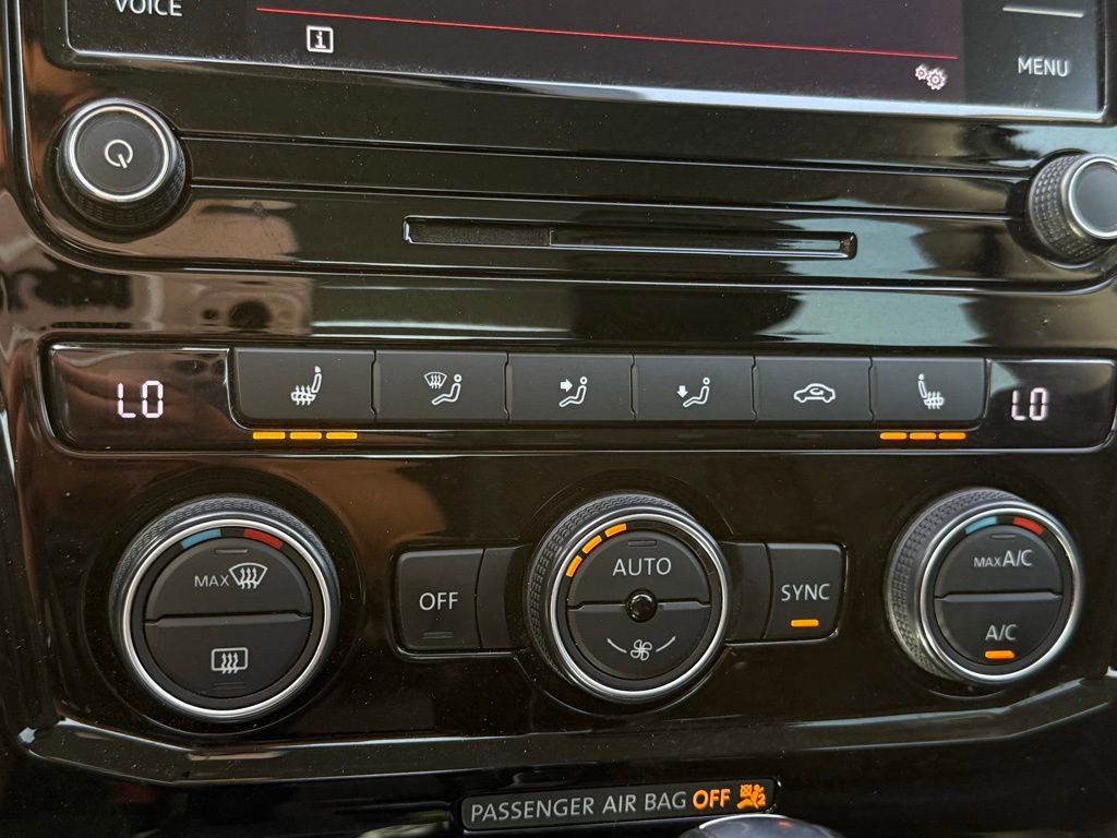 Used 2020 Volkswagen Passat 2.0T SE image 10