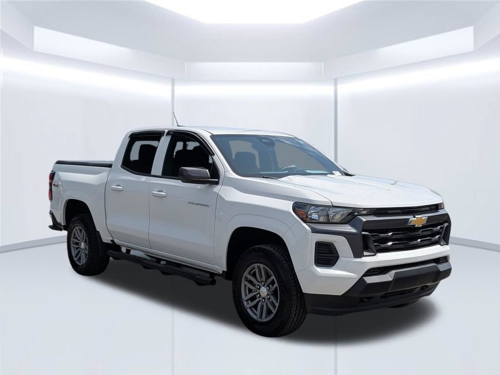 Used 2025 Chevrolet Colorado LT w/ Advanced Trailering Package AWD/4WD image 9