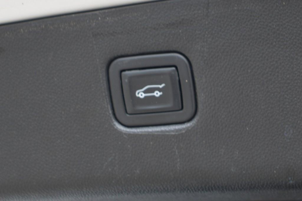 Used 2022 Chevrolet Blazer LT image 9