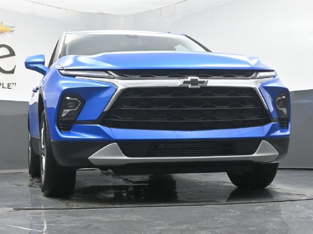 New 2026 Chevrolet Blazer LT w/ Convenience Package FWD image 3